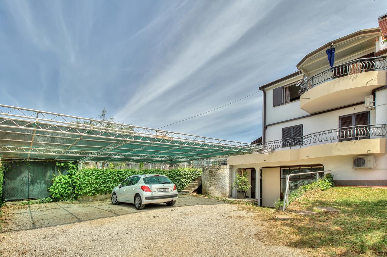 Nadia House With Apartments Zambratija  Dış mekan fotoğraf
