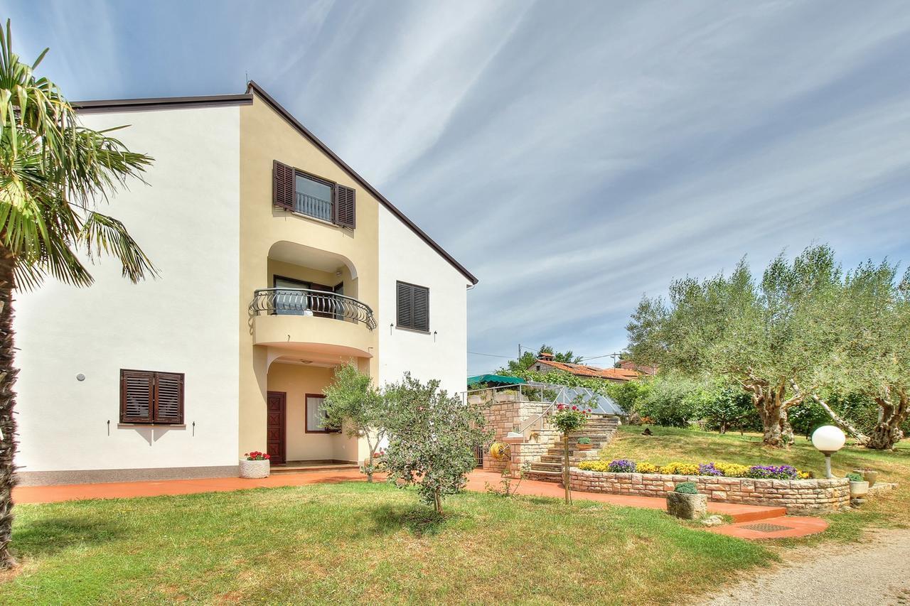 Nadia House With Apartments Zambratija  Dış mekan fotoğraf