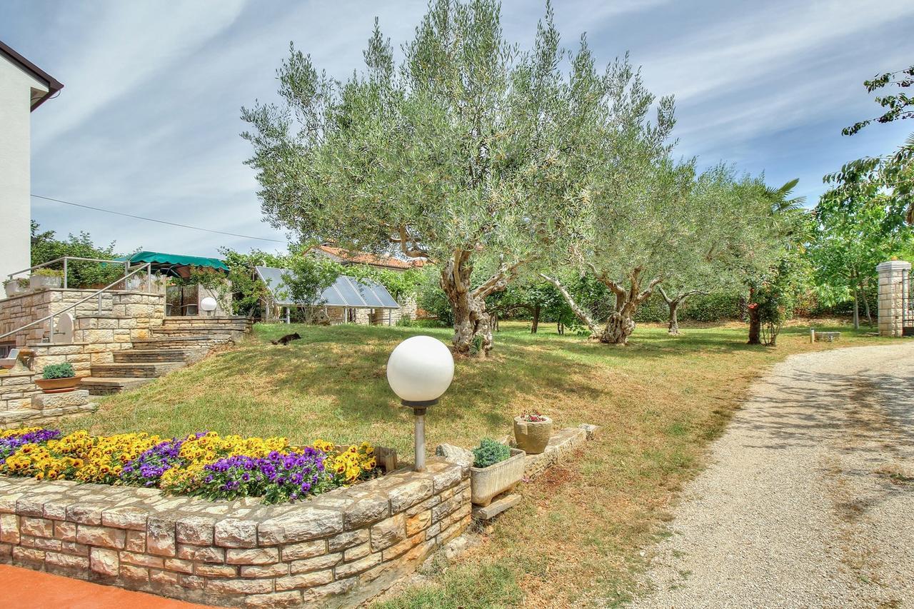 Nadia House With Apartments Zambratija  Dış mekan fotoğraf
